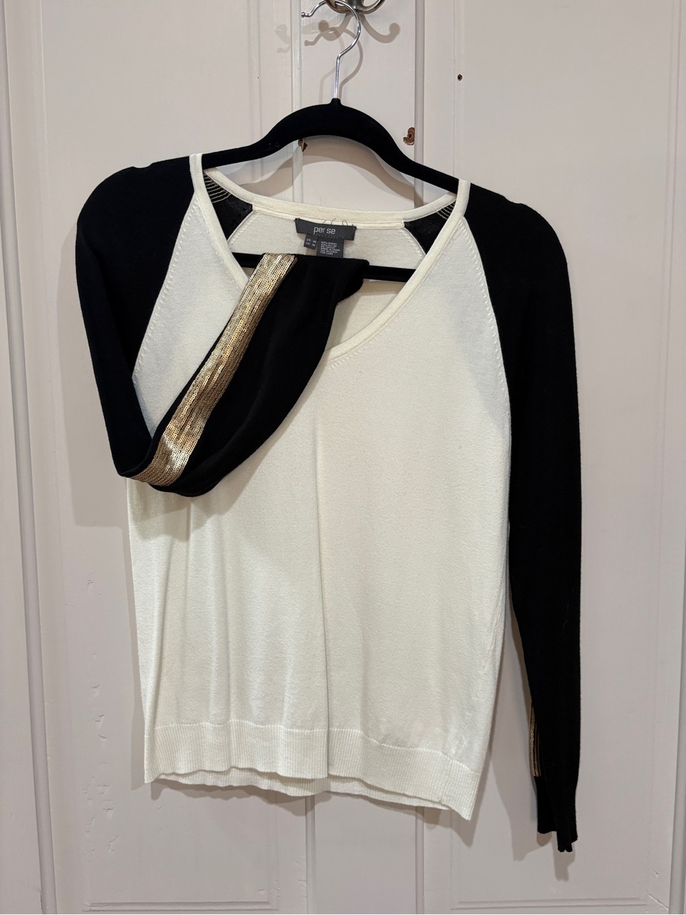Per Se Black & Cream V-Neck Raglan Sleeve Top with Gold Trim